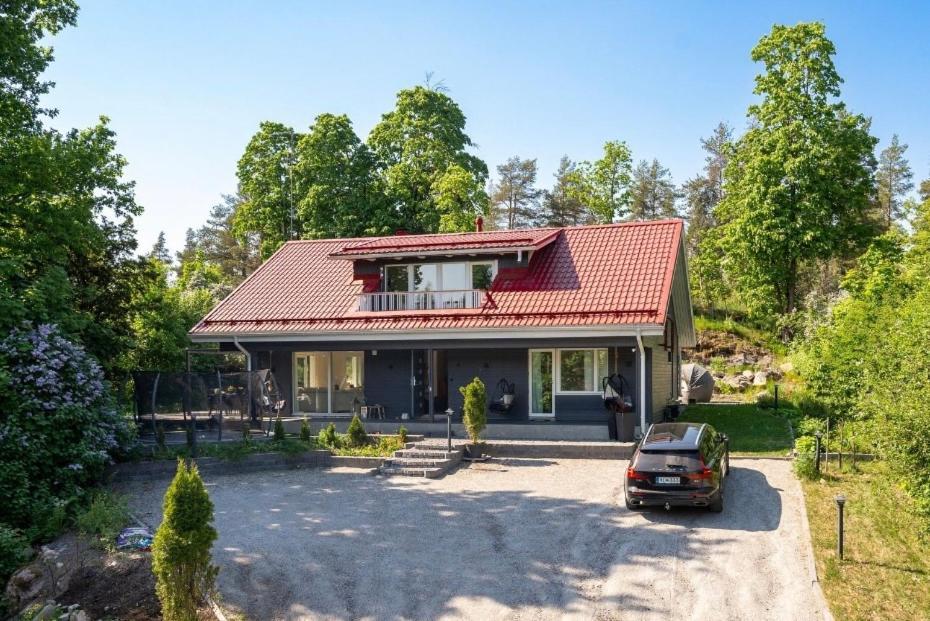 Beautiful House In Peaceful Area *